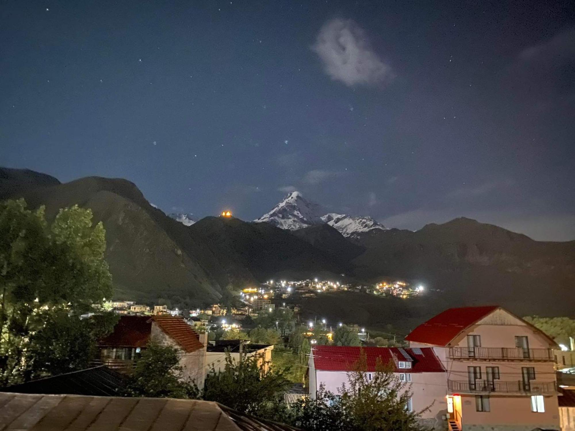 Hotel Four Season In Kazbegi Zimmer foto