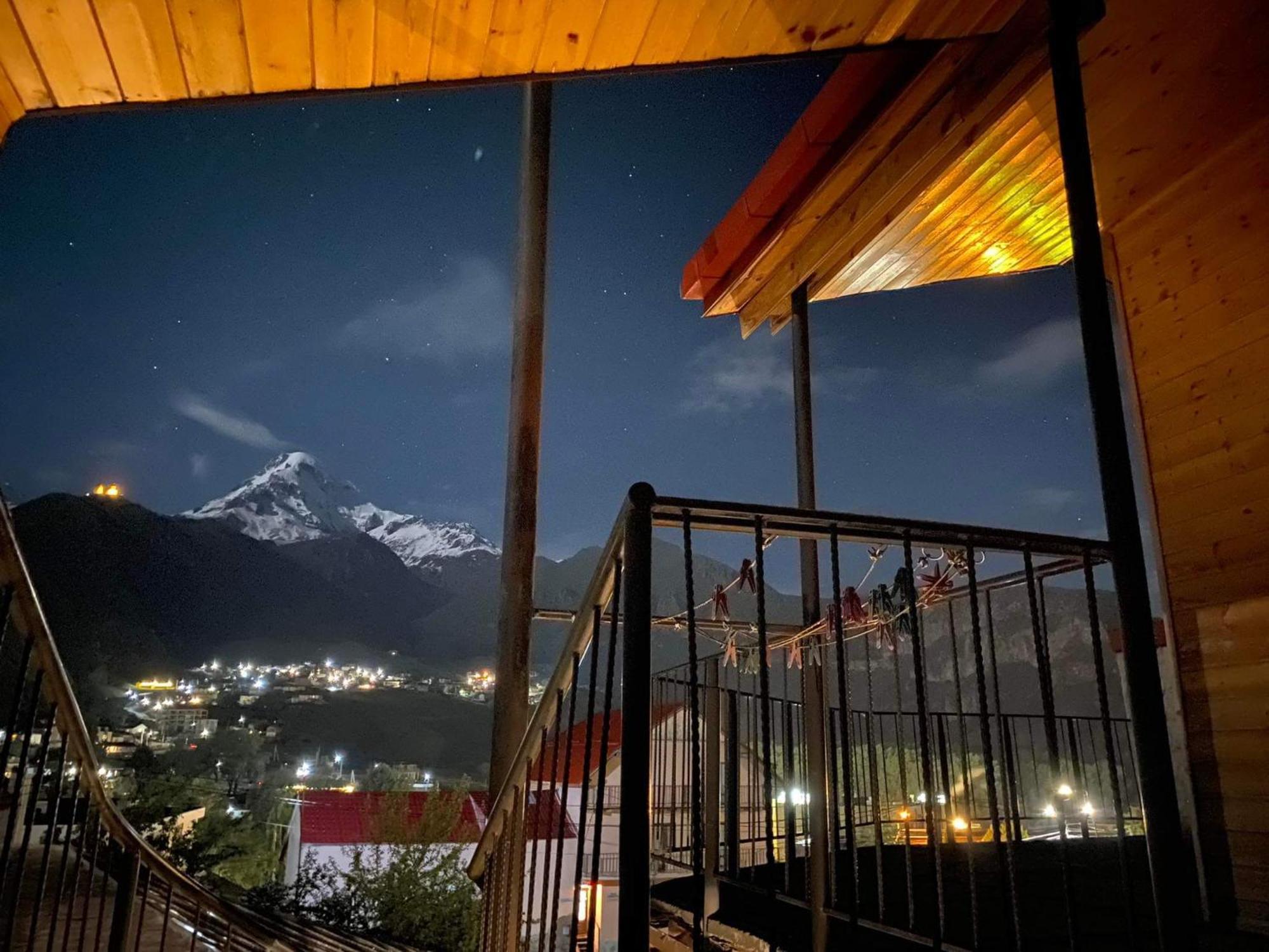 Hotel Four Season In Kazbegi Zimmer foto