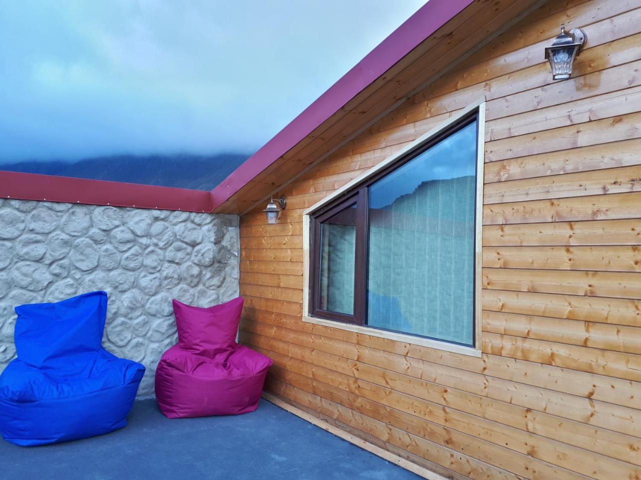 Hotel Four Season In Kazbegi Exterior foto